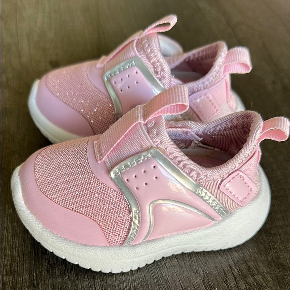 Athletic Works Baby Girl Step-In Sneakers, Sizes 2